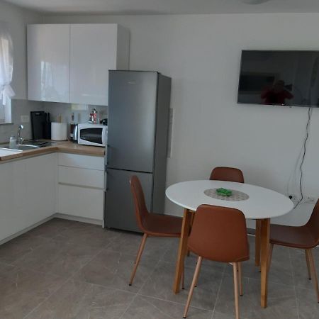 Gita Apartmani Čižići Buitenkant foto