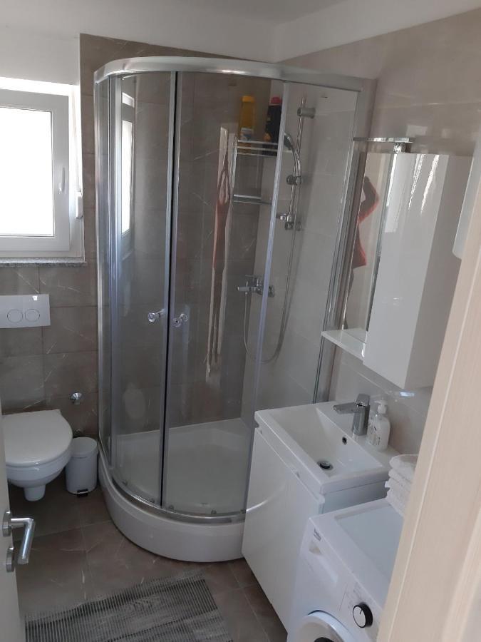 Gita Apartmani Čižići Buitenkant foto