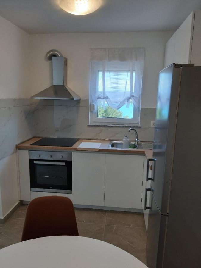 Gita Apartmani Čižići Buitenkant foto